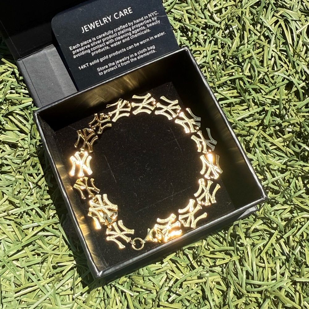 ✨M Jeweler NY Logo Bracelet